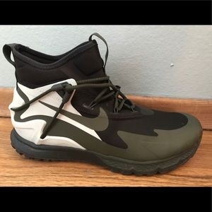 Men’s NIKE Terra Sertig Size 10
